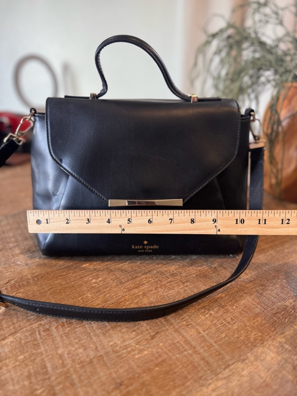 Kate Spade Black Leather Envelope Crossbody Bag with‎ Gold Bar - Picture 10 of 16